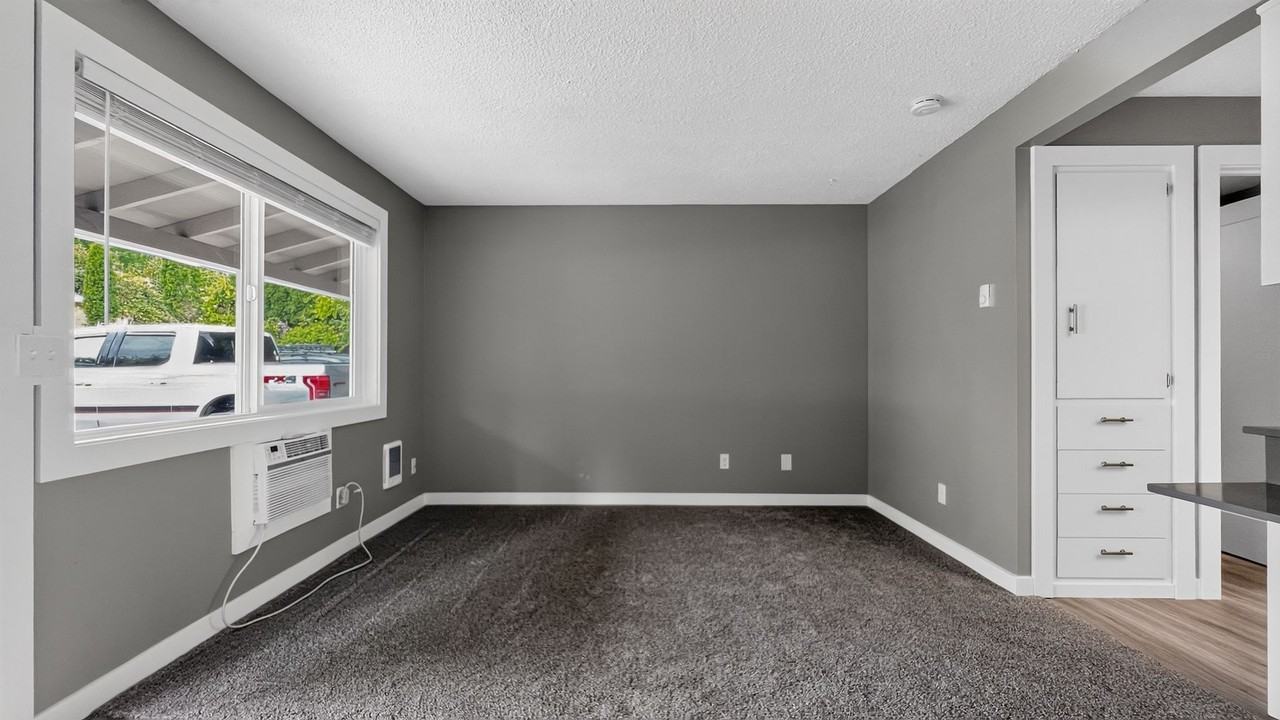 1913 23rd Ave #4 - Photo 4 of 15