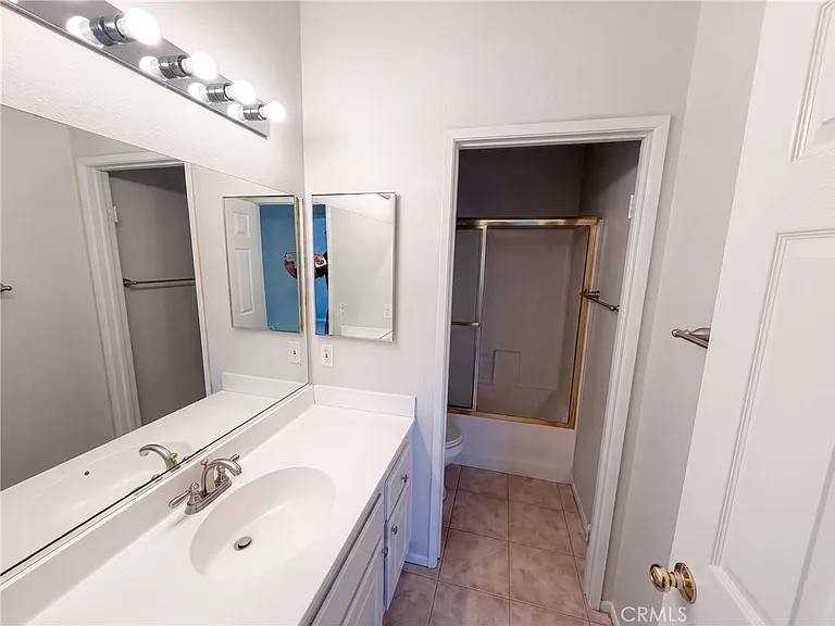 26208 Tasman Street #B - Photo 7 of 14