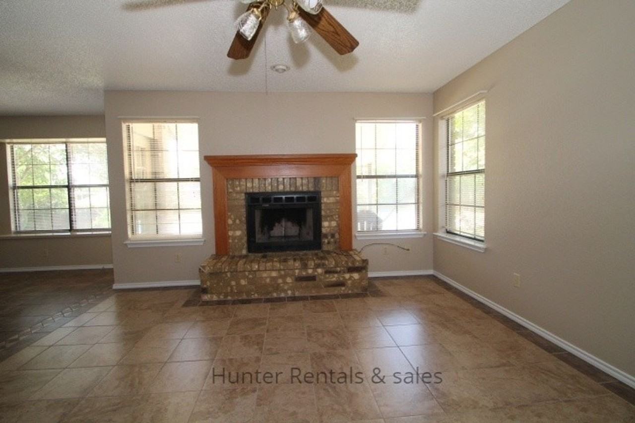 300 Sioux Cir - Photo 6 of 17