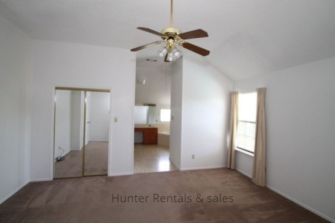 300 Sioux Cir - Photo 2 of 17