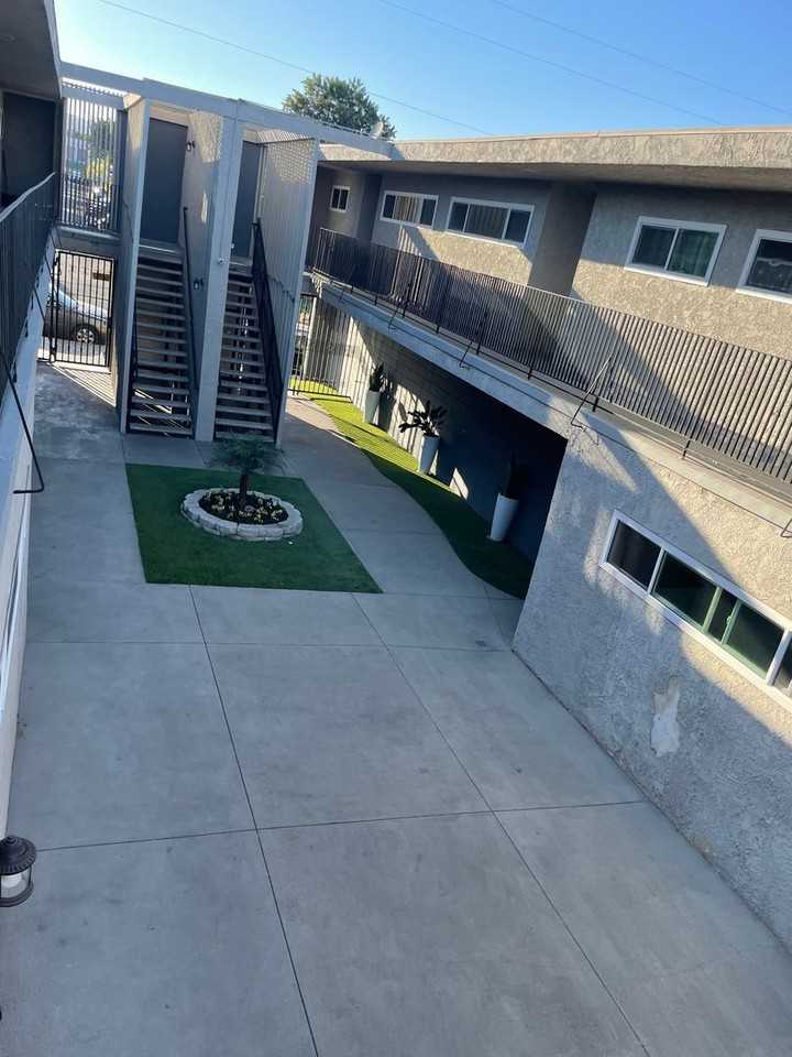 25822-25828 Walnut Street - Photo 3 of 35