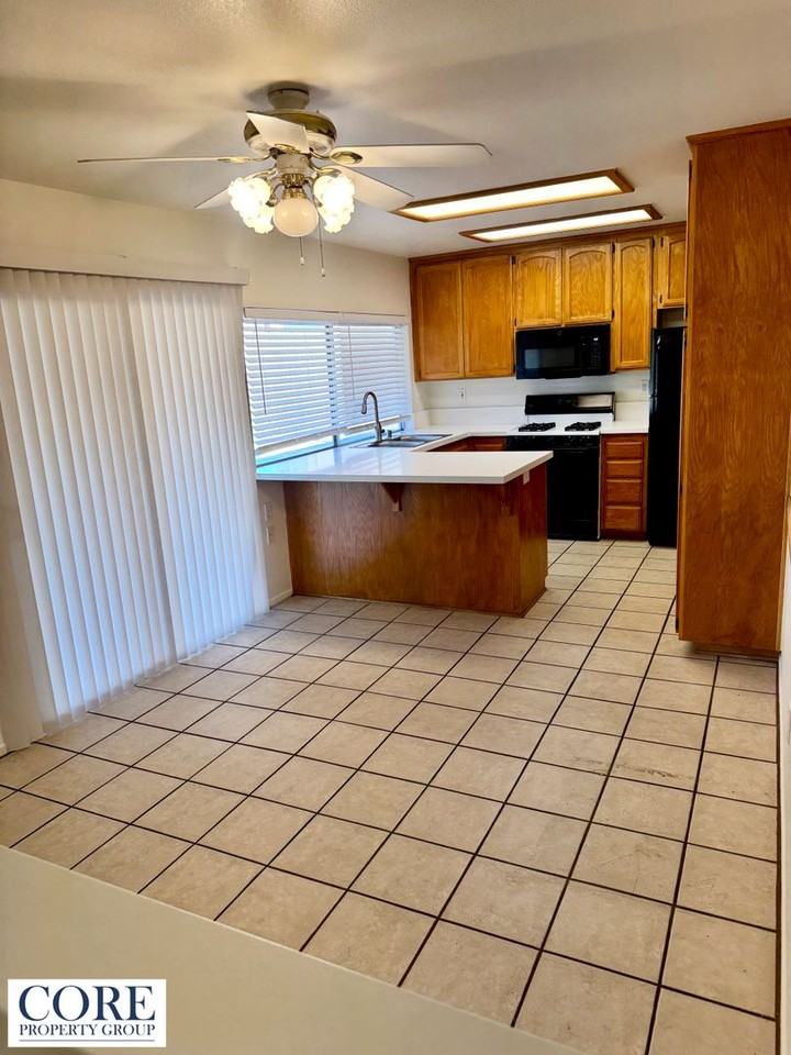 10026 Ashdale Ln - Photo 4 of 14