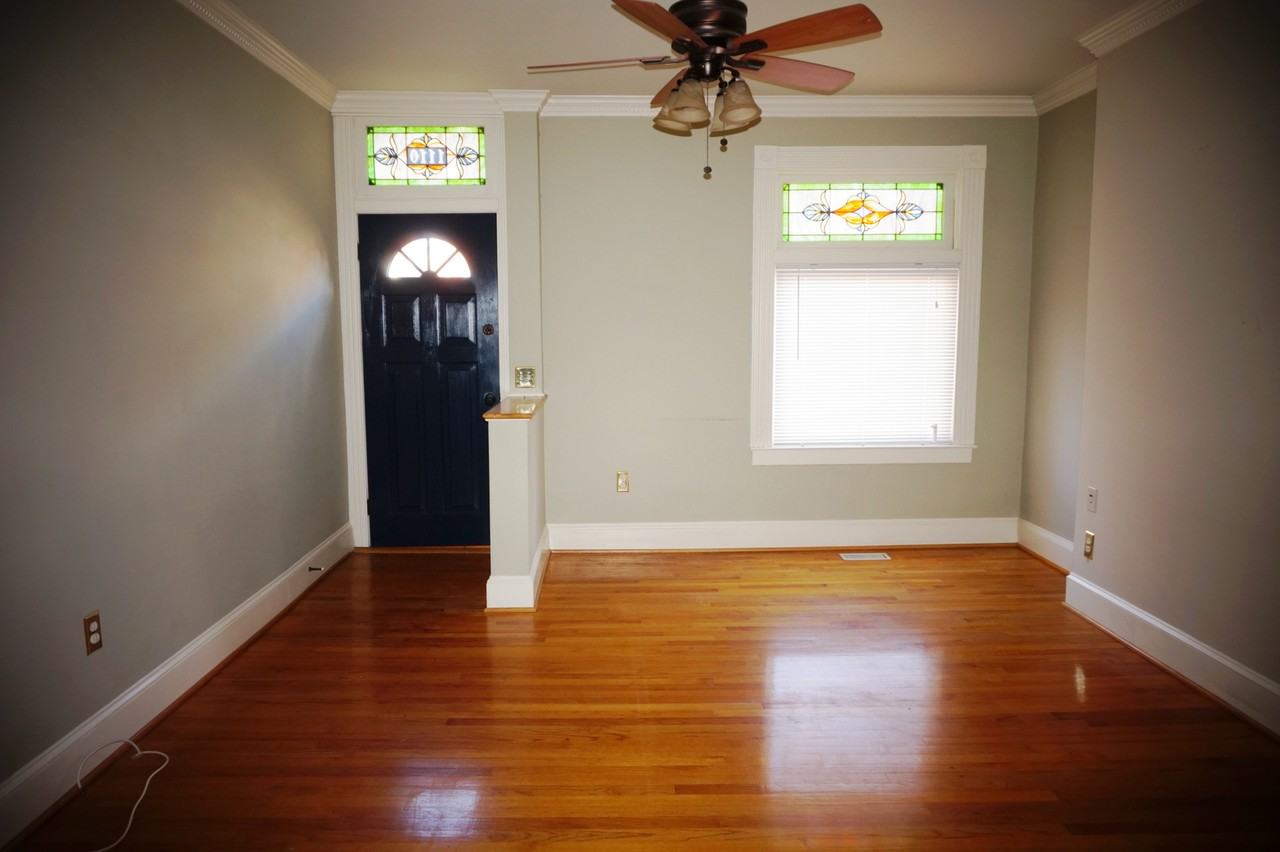 1110 S Bouldin St - Photo 2 of 20