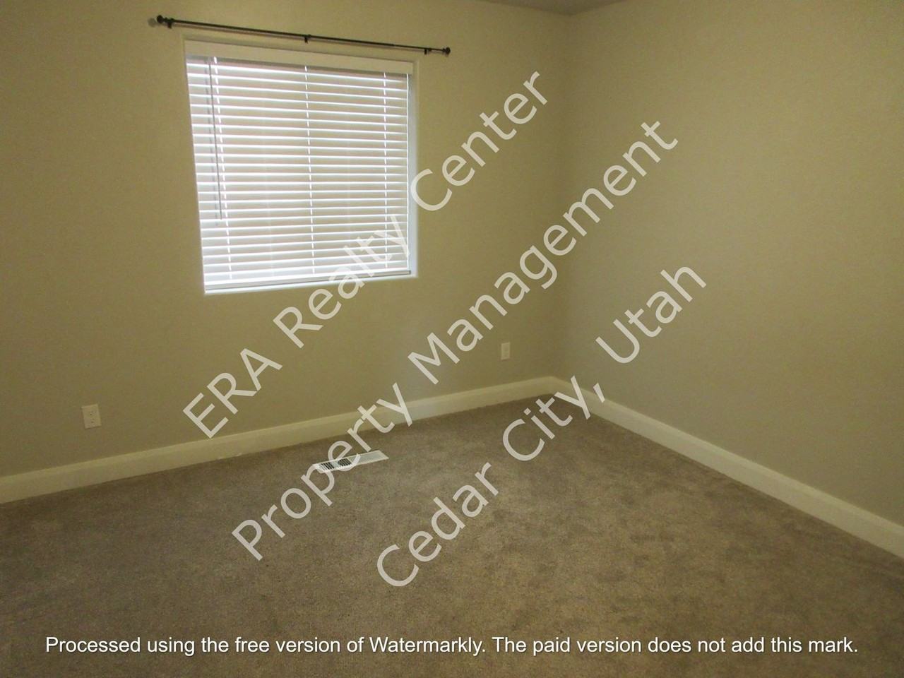 352 W 400 N - Photo 6 of 16