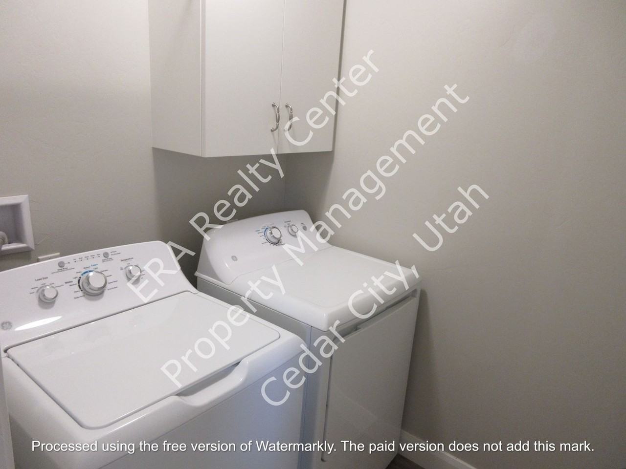352 W 400 N - Photo 7 of 16