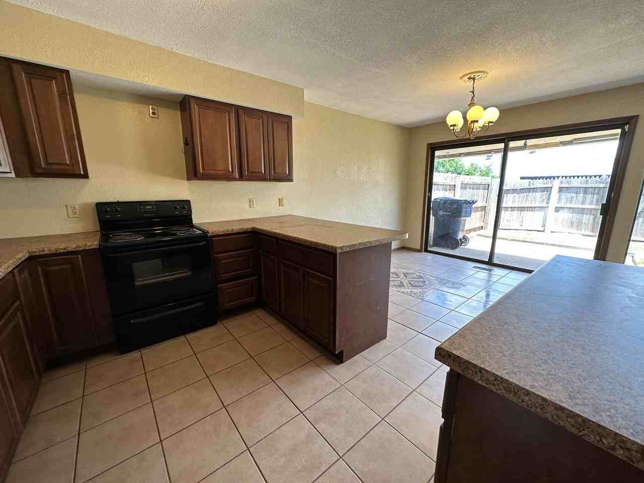 3718 Southwind Ave - Photo 6 of 23