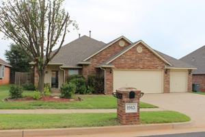 featured image of 1913 Del Simmons Dr