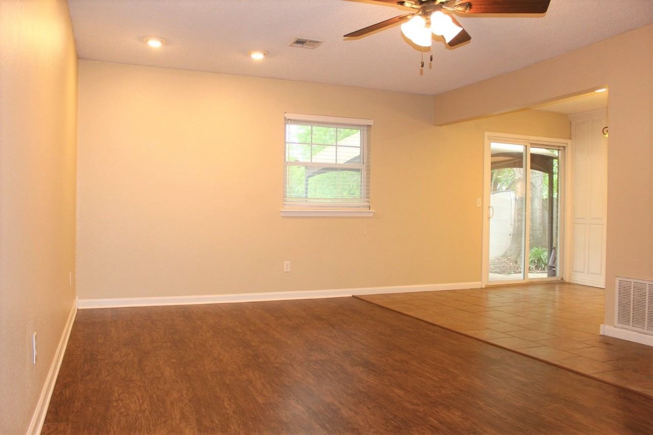 814 Hawthorne Pl - Photo 2 of 9
