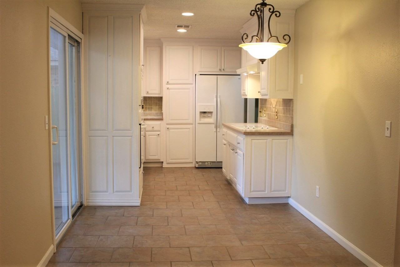 814 Hawthorne Pl - Photo 3 of 9