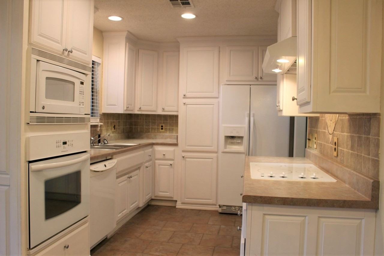 814 Hawthorne Pl - Photo 4 of 9