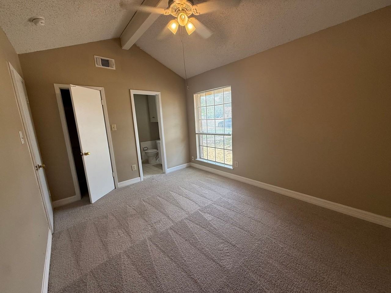 1510 Glen Burnie Dr - Photo 4 of 12