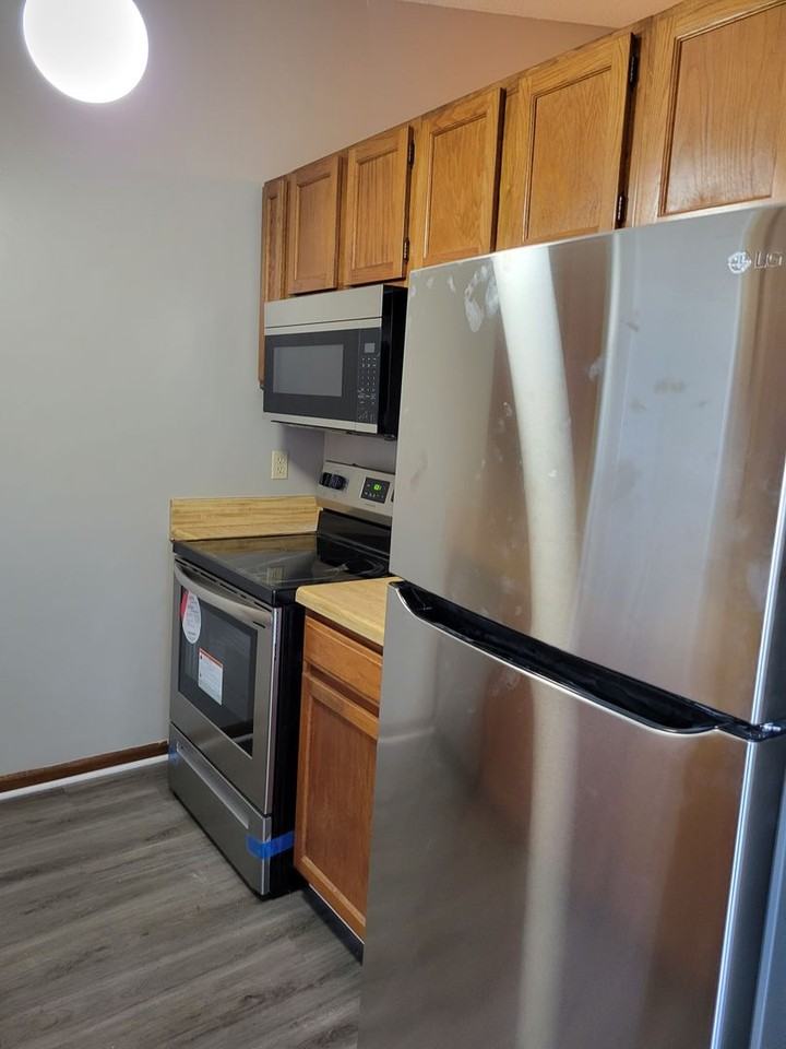 1342 Independence Dr #C - Photo 2 of 11