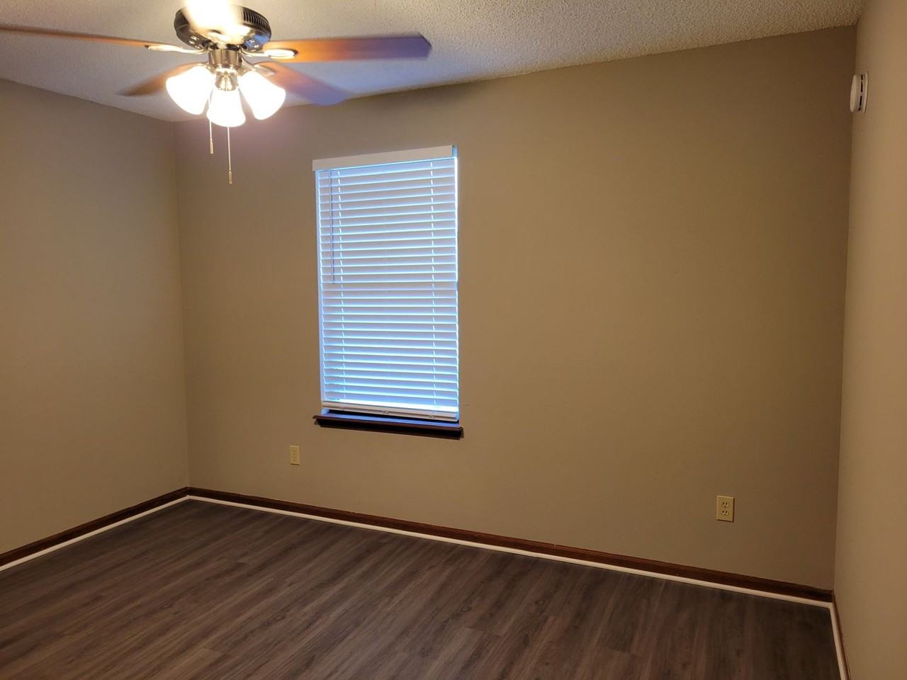 1342 Independence Dr #C - Photo 4 of 11
