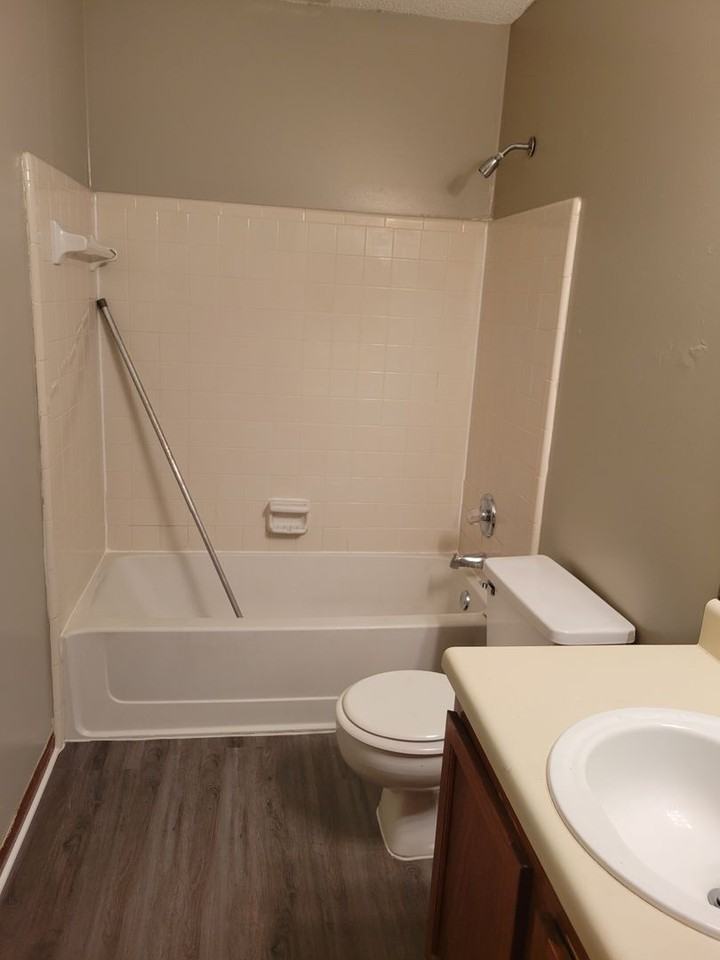 1342 Independence Dr #C - Photo 6 of 11
