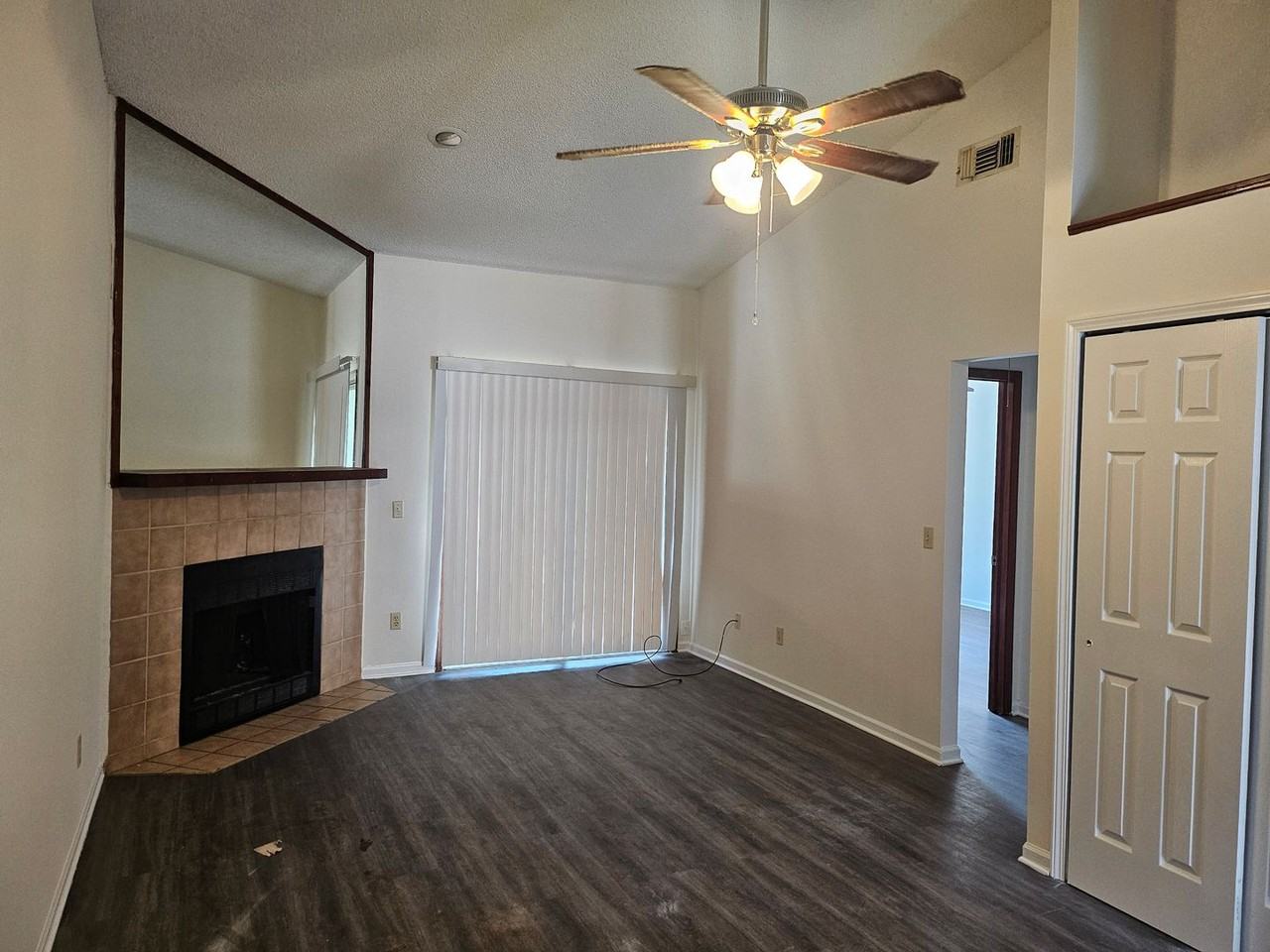 1342 Independence Dr #C - Photo 7 of 24
