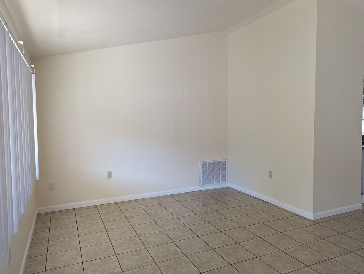 1003 W Buttonbush Dr - Photo 2 of 17