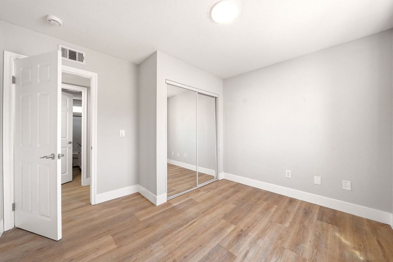 1000 S Mollison Ave #3 - Photo 7 of 15