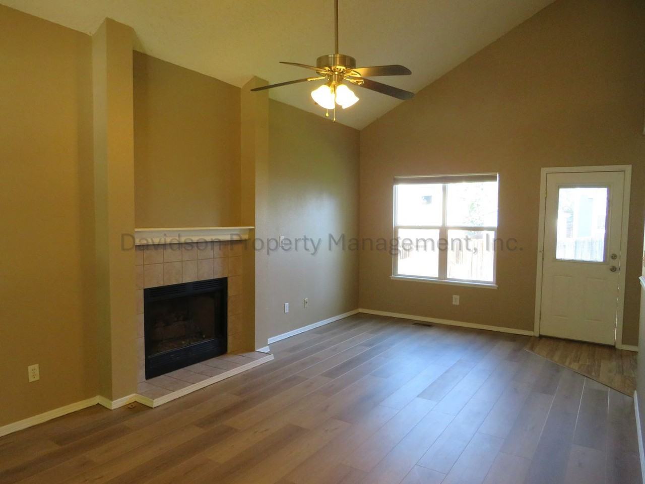 3280 Richmond Dr - Photo 2 of 17