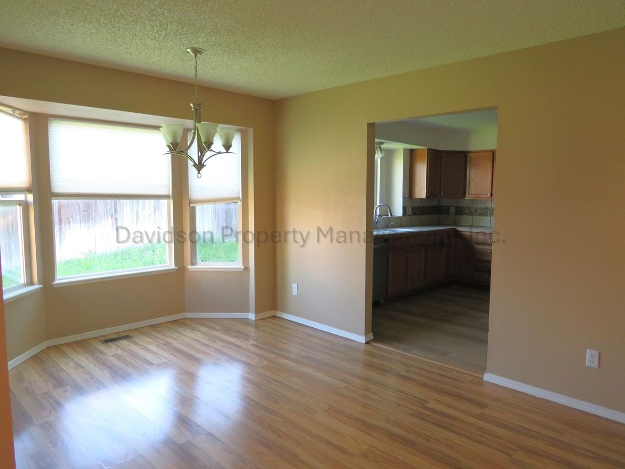 3280 Richmond Dr - Photo 4 of 17