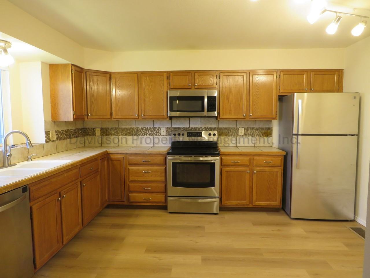 3280 Richmond Dr - Photo 5 of 17
