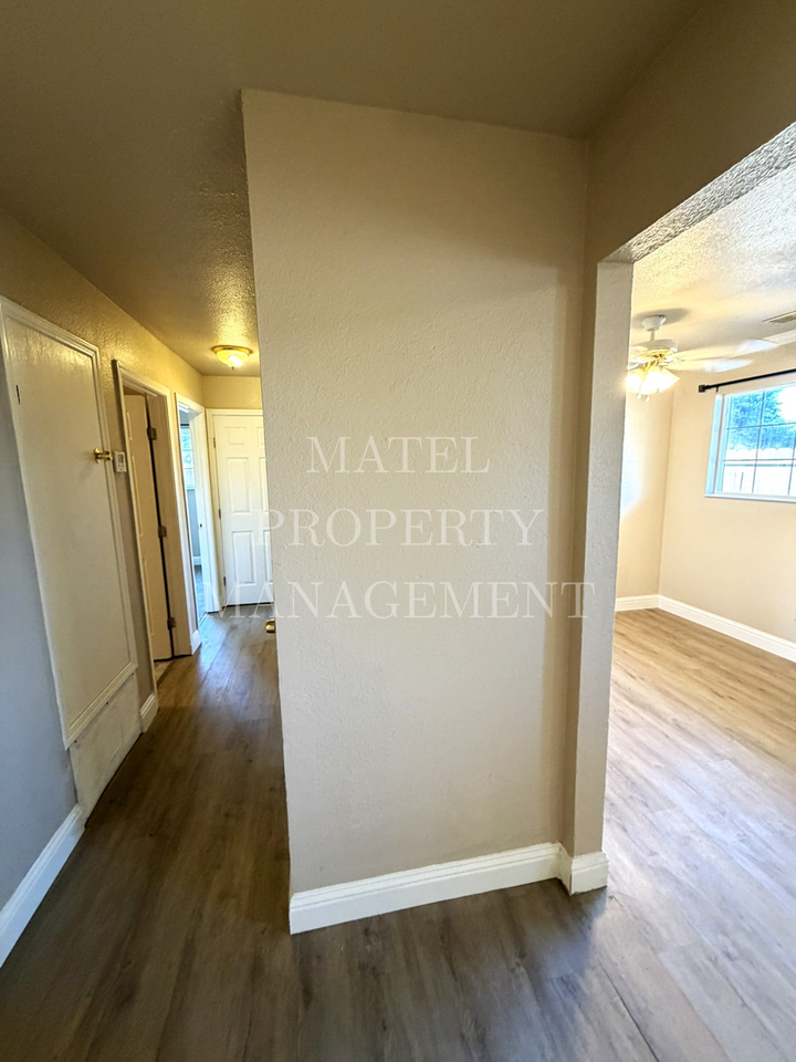 227 Becky Way - Photo 6 of 16
