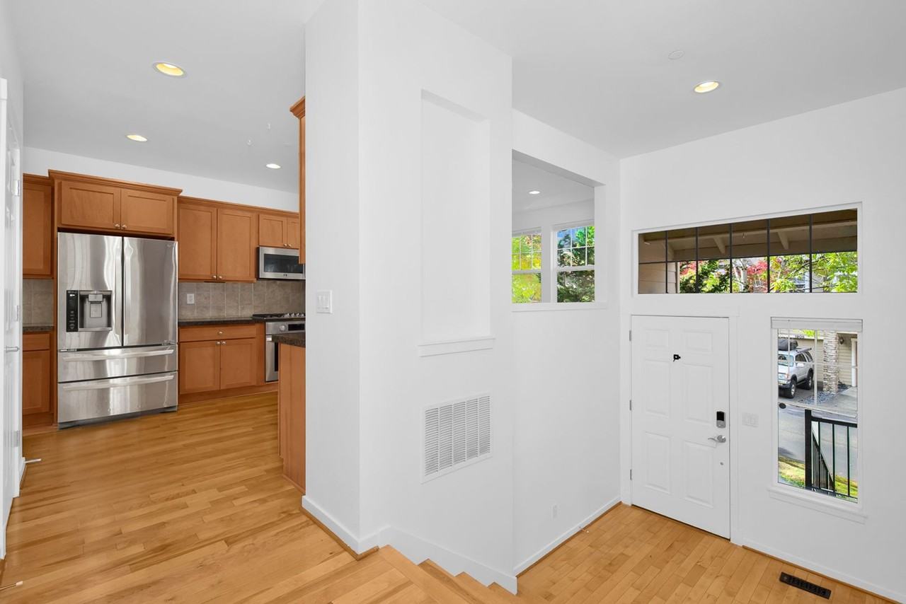 1904 16th Ln Ne - Photo 2 of 18