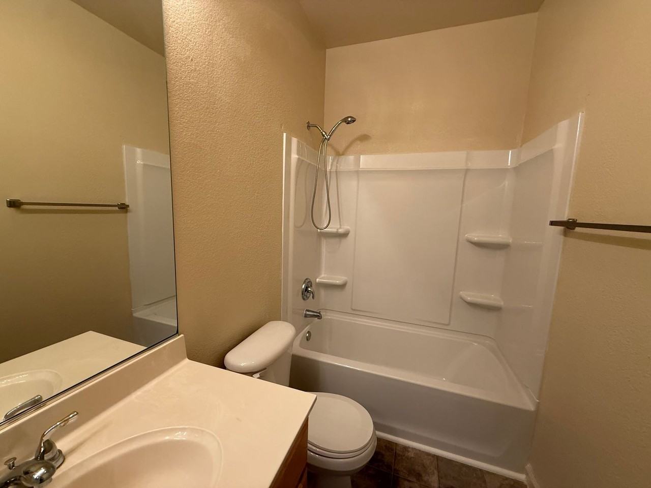 3260 Poppy St - Photo 5 of 9