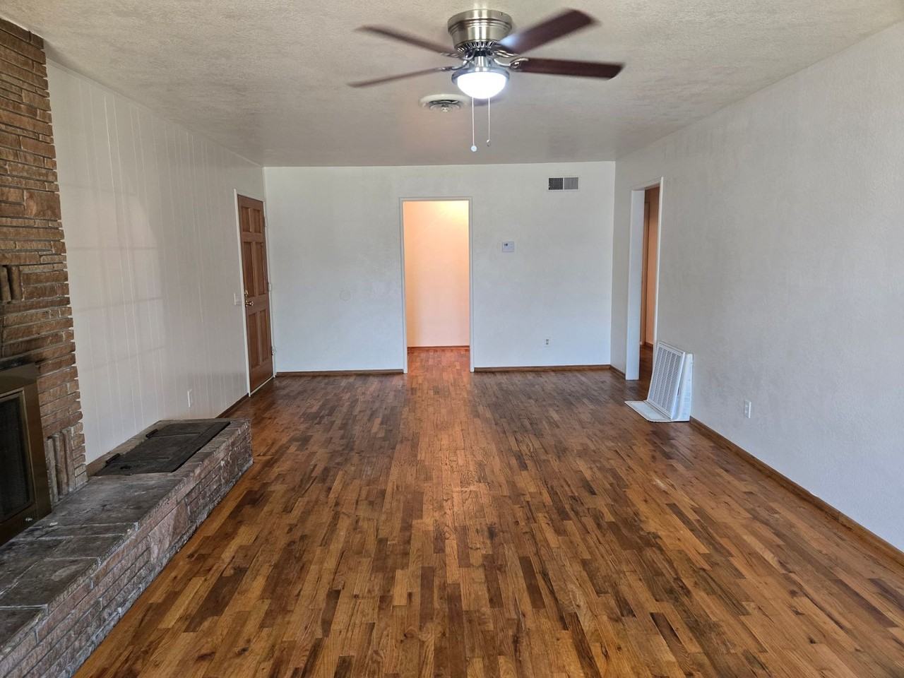 940 Julian St - Photo 3 of 11