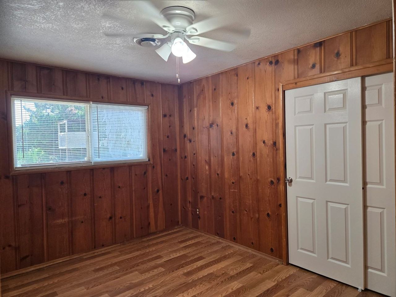 940 Julian St - Photo 6 of 11