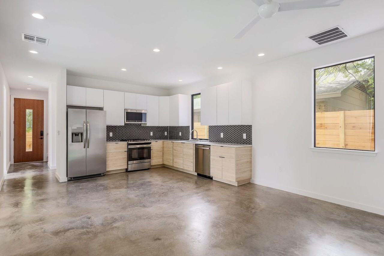2104 Columbia Cv #B - Photo 5 of 24