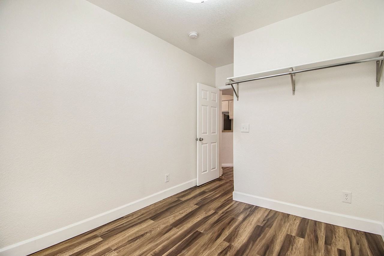 1629 N Clarkson St - Photo 7 of 12