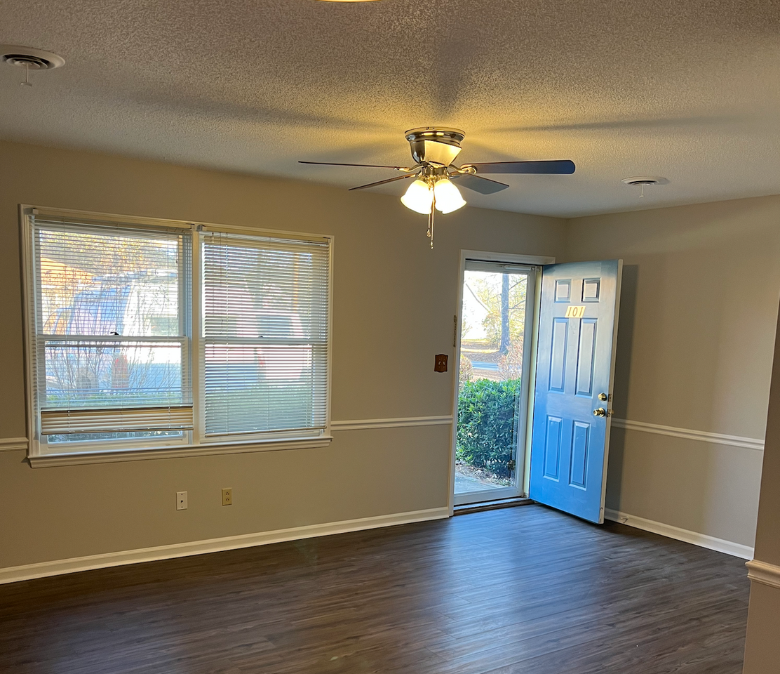 101 Anderson Mill Pl - Photo 2 of 7