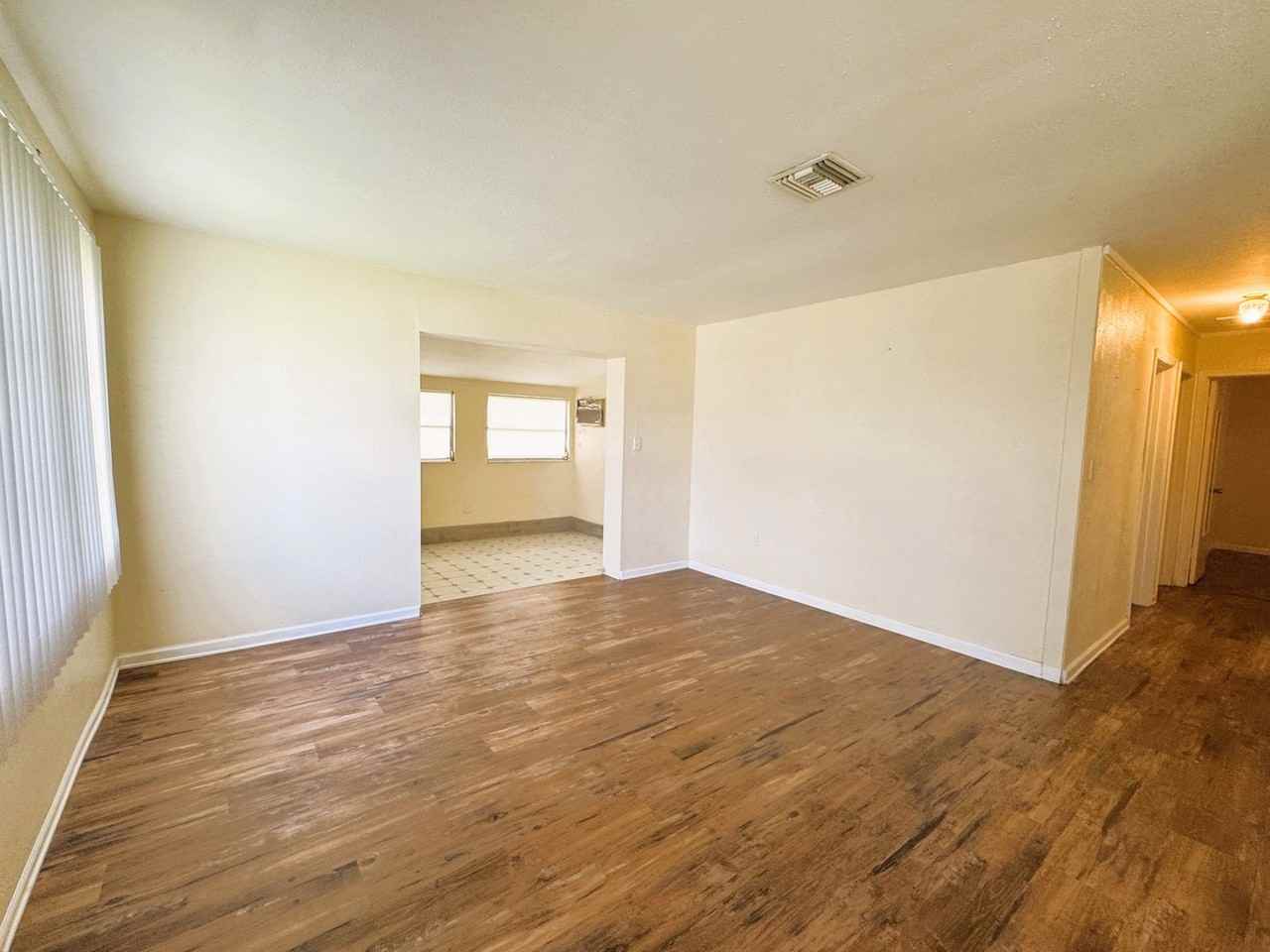 4380 Conway Blvd - Photo 6 of 16