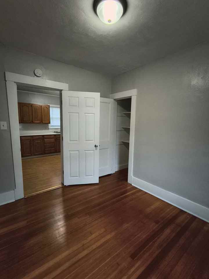 419 S 24th St - Photo 7 of 10