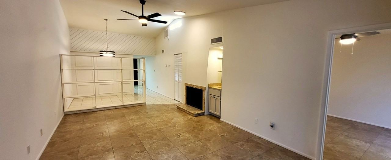 2117 W Missouri Ave - Photo 2 of 23