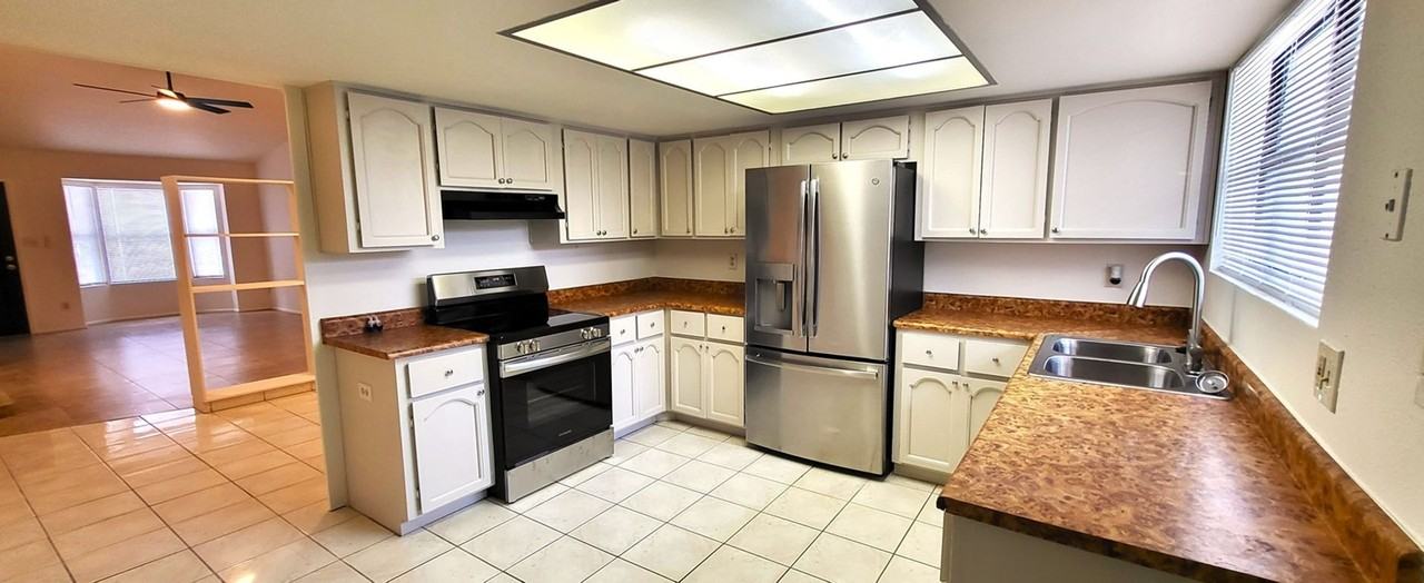 2117 W Missouri Ave - Photo 6 of 23