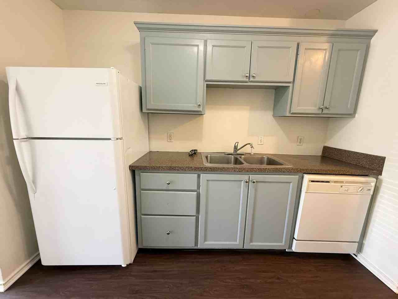 15210 Oaks West Dr - Photo 5 of 18