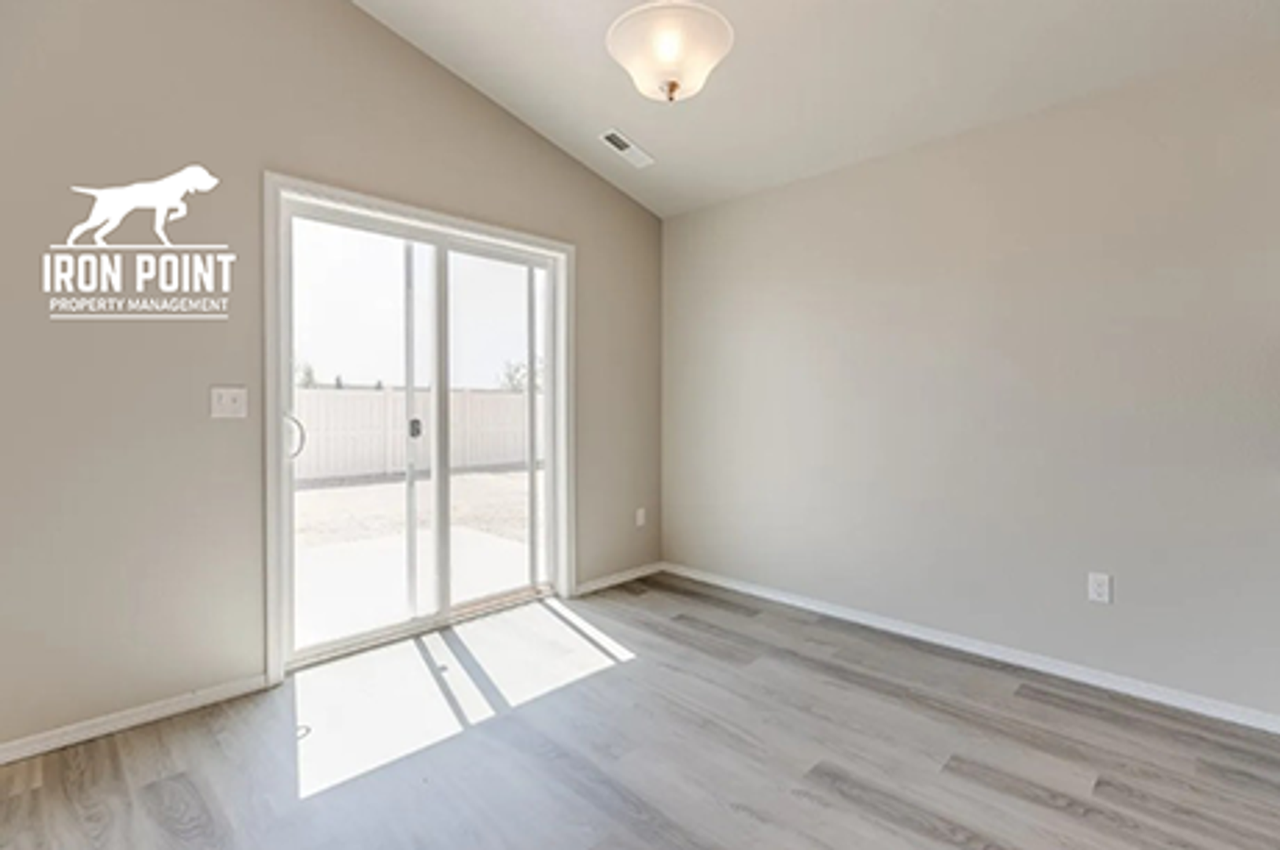 1449 W Crooked River Dr - Photo 2 of 9