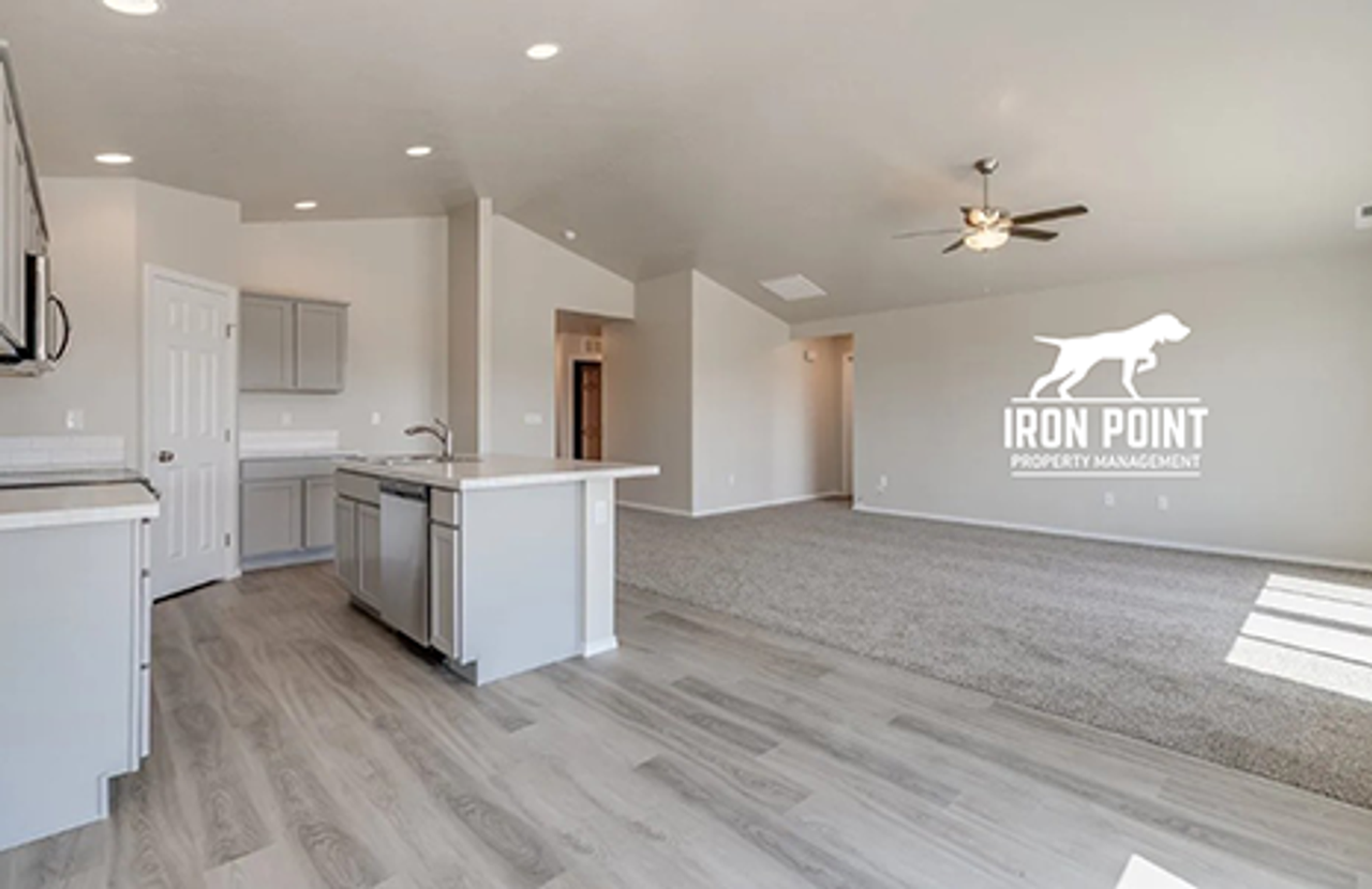 1449 W Crooked River Dr - Photo 3 of 9