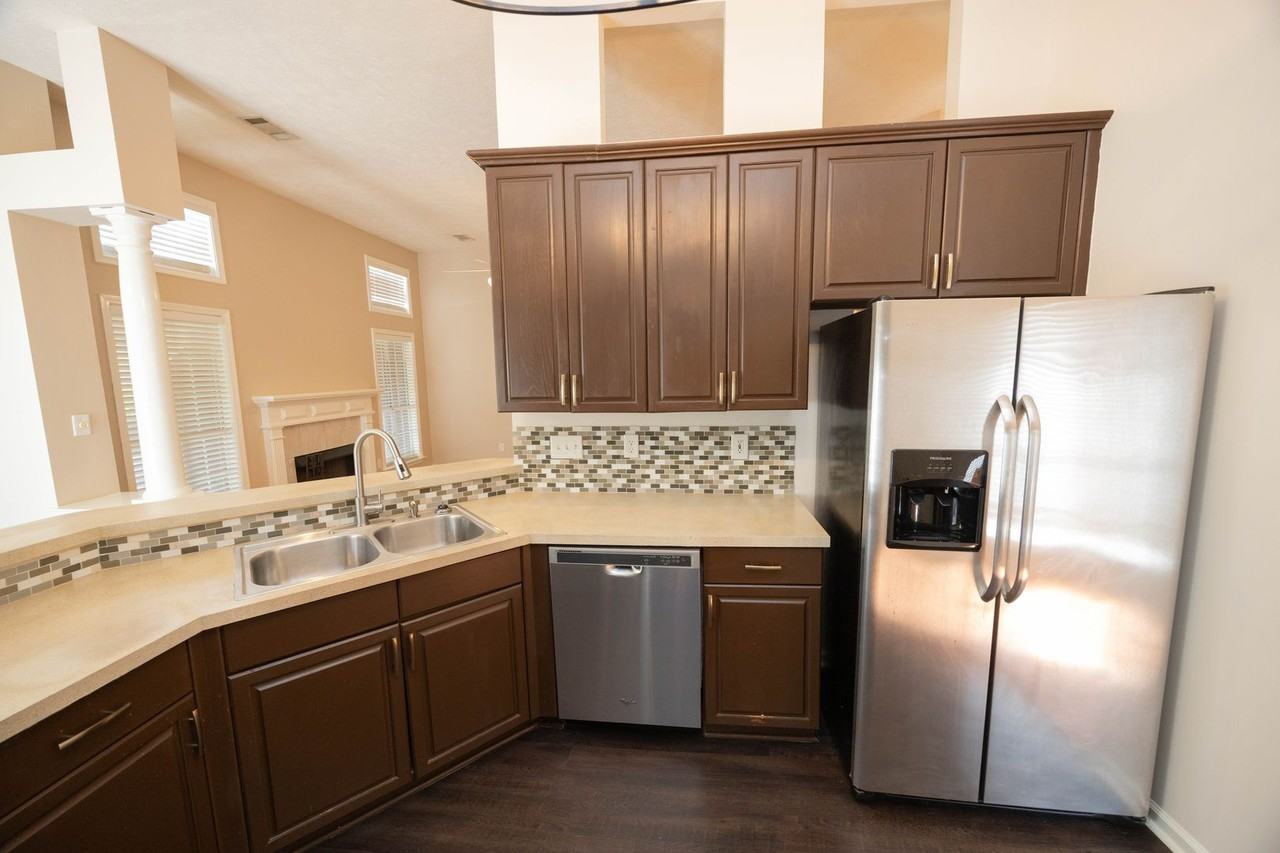 8013 Copperfield Dr - Photo 4 of 26
