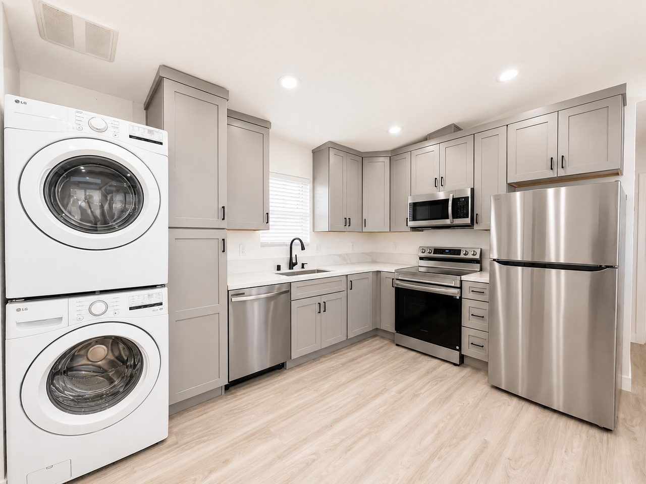 1744 Richard St - Photo 2 of 6