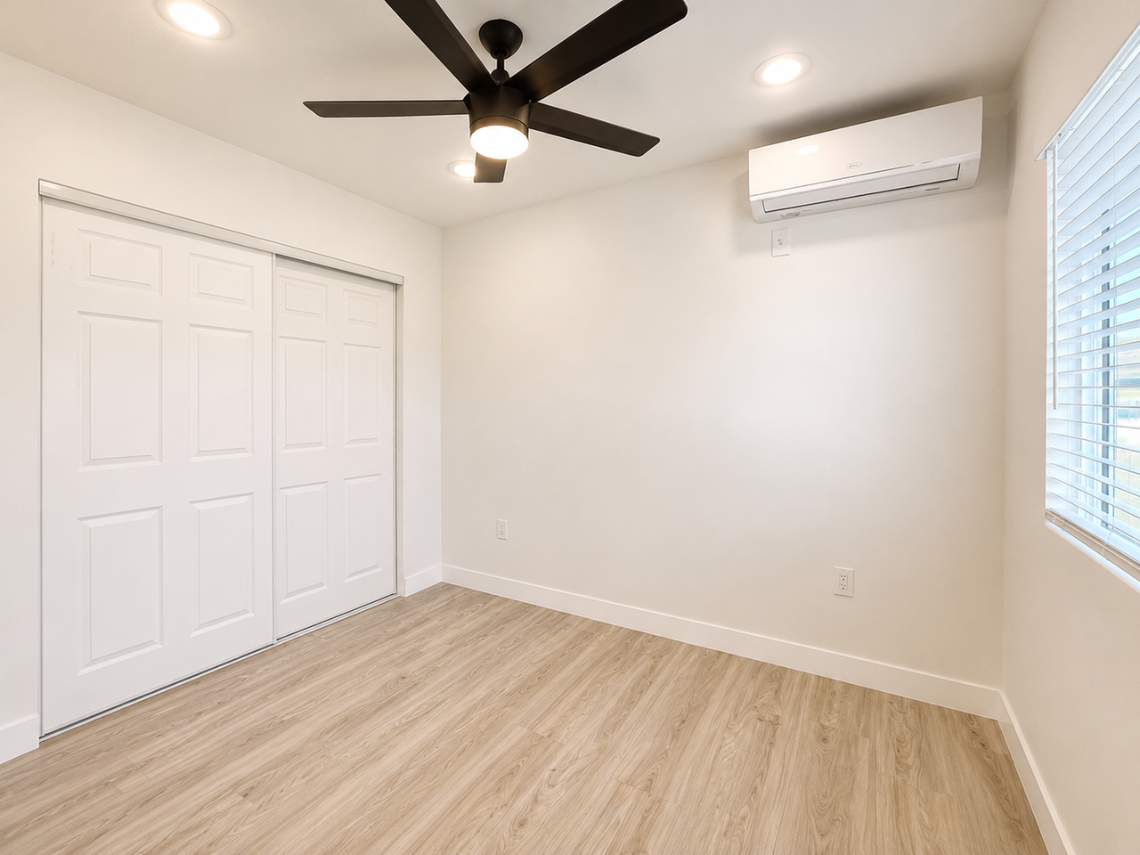 1744 Richard St - Photo 4 of 6