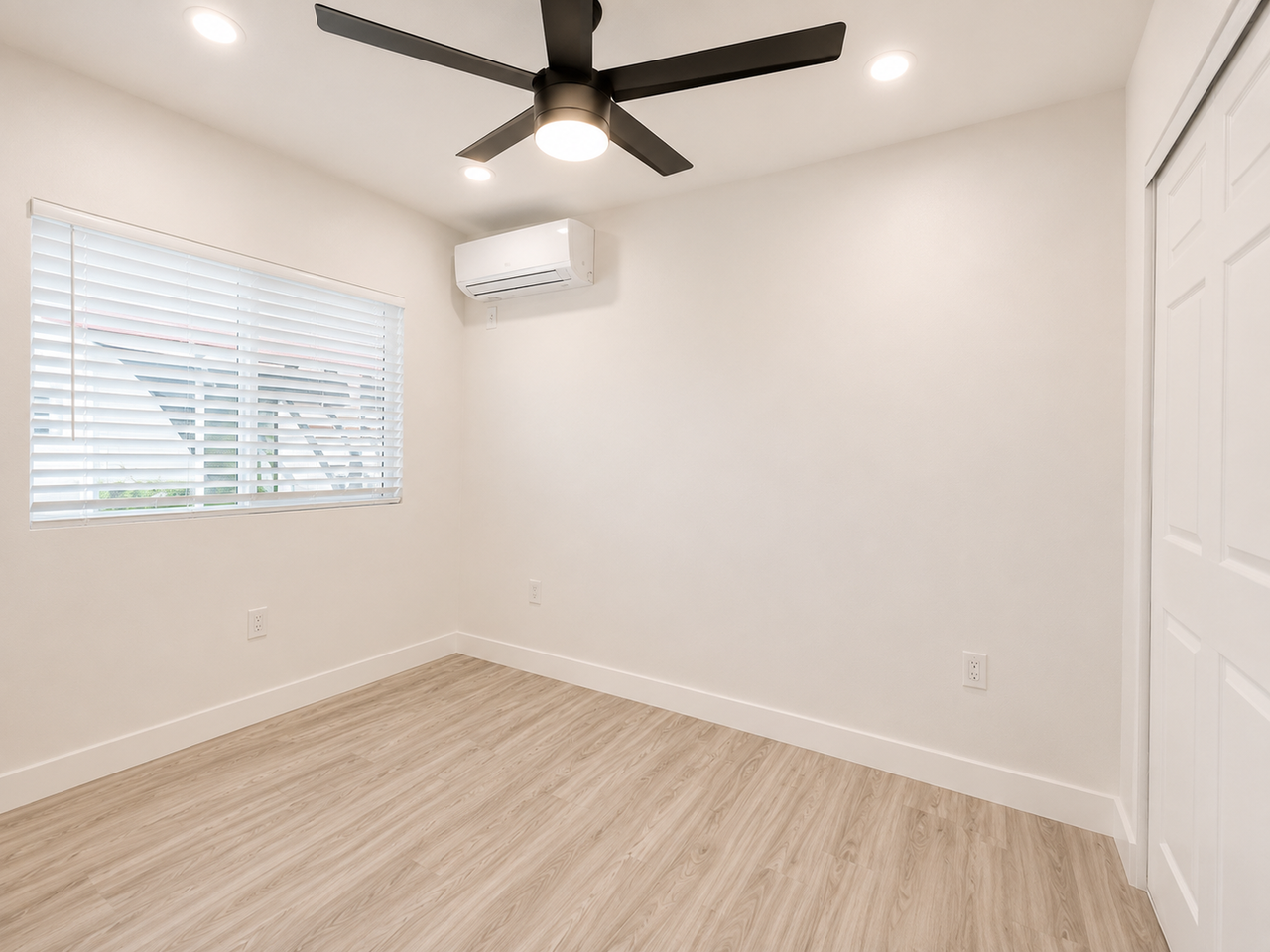 1744 Richard St - Photo 5 of 6