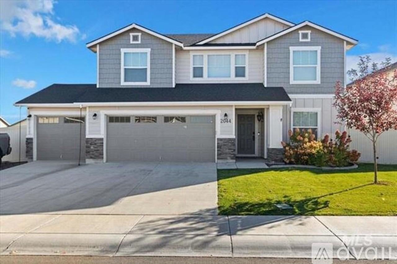 2044 Kodiak St