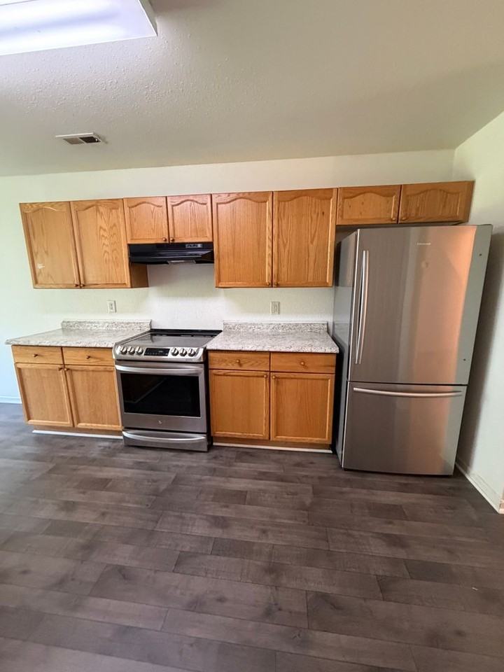 10211 Turkey Point Dr - Photo 2 of 9