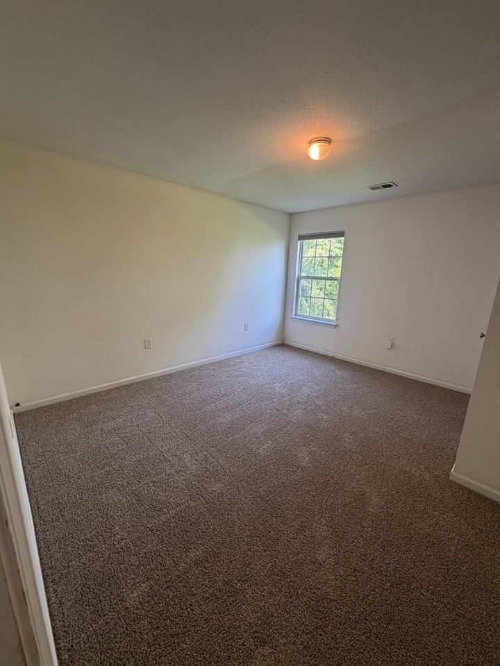 10211 Turkey Point Dr - Photo 5 of 9