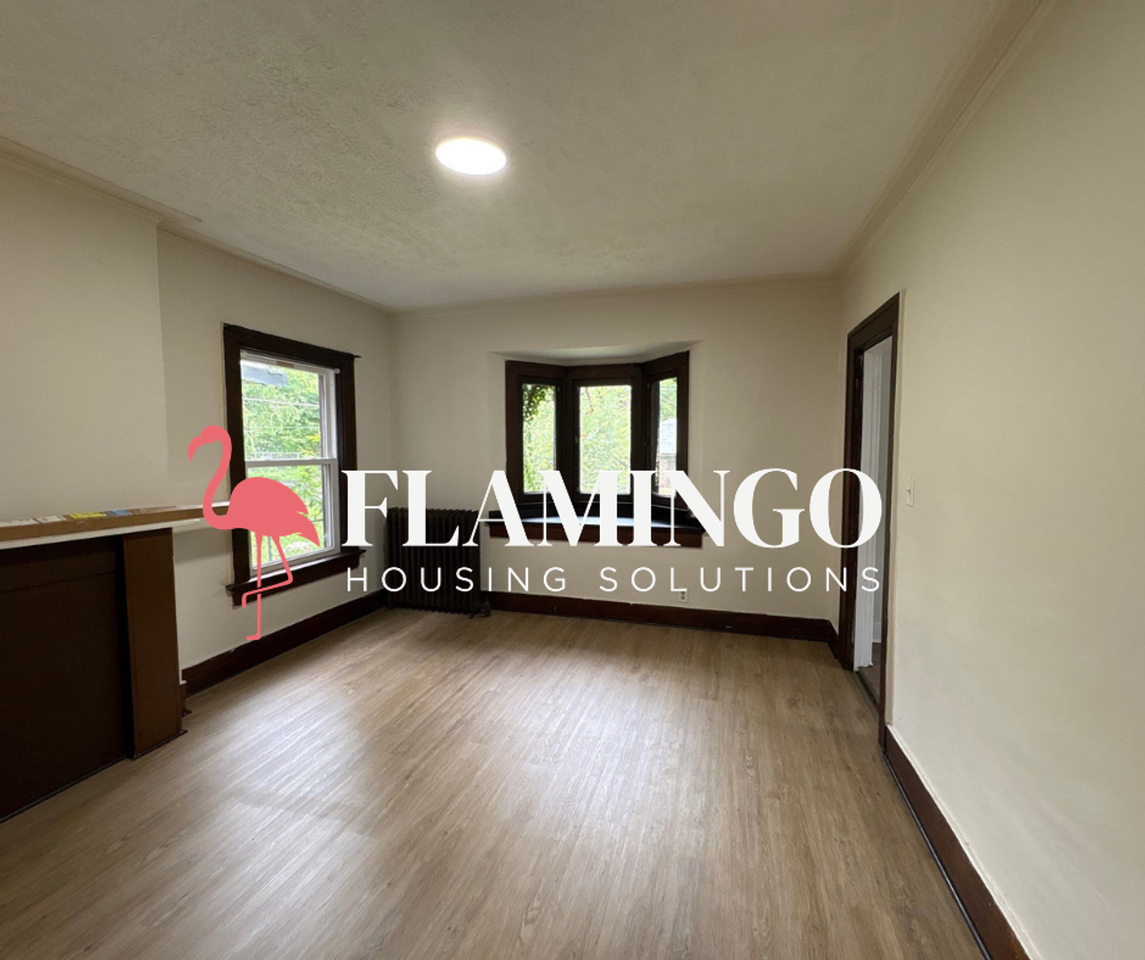 303 Lexington Ave - Photo 6 of 20
