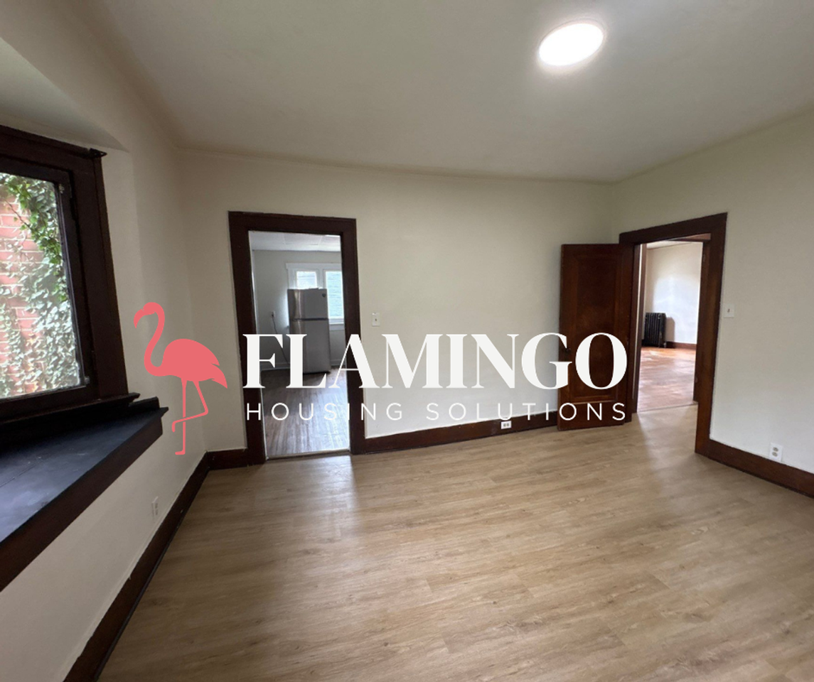 303 Lexington Ave - Photo 7 of 20