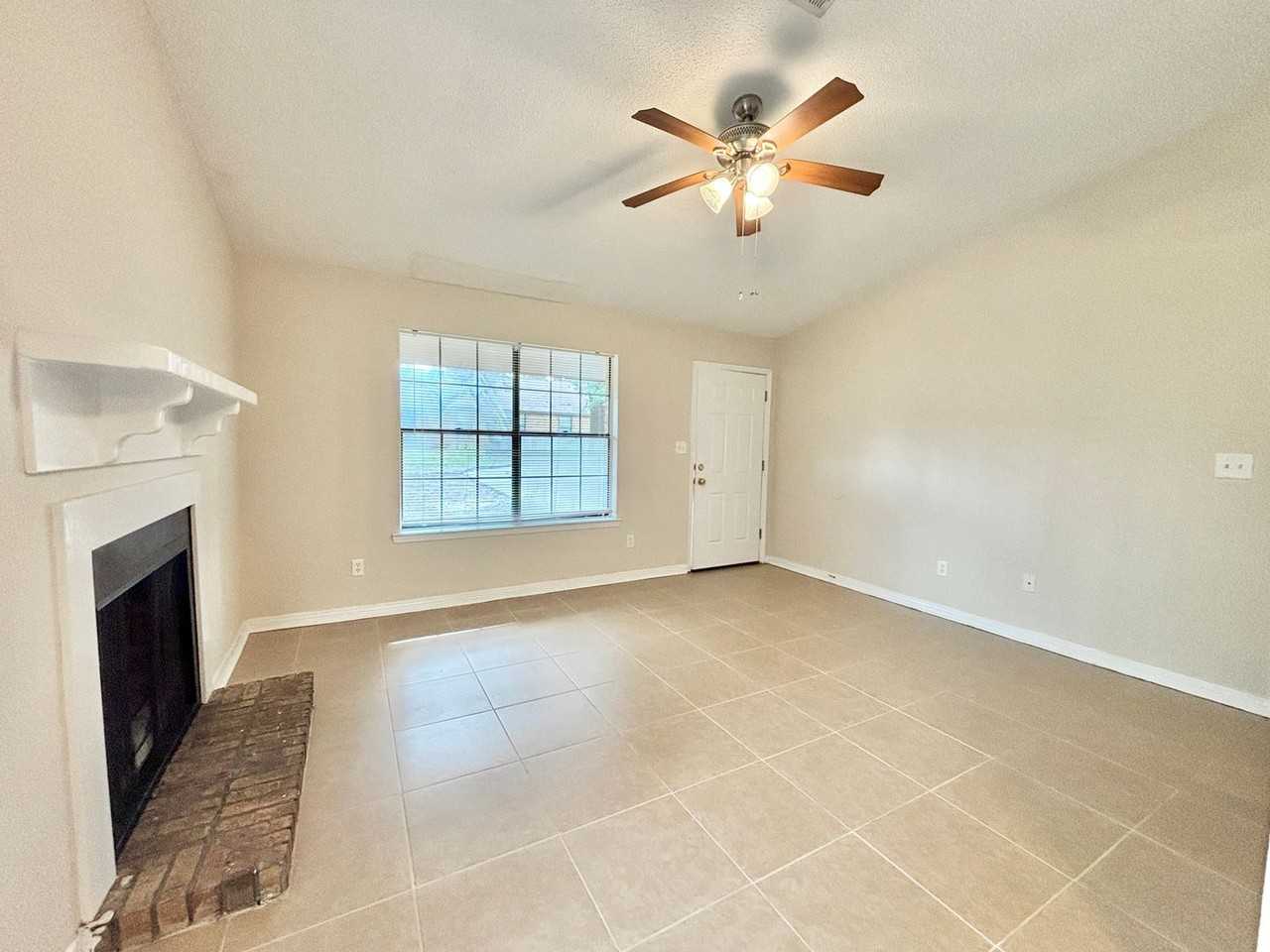 9345 Chisholm Rd - Photo 5 of 15