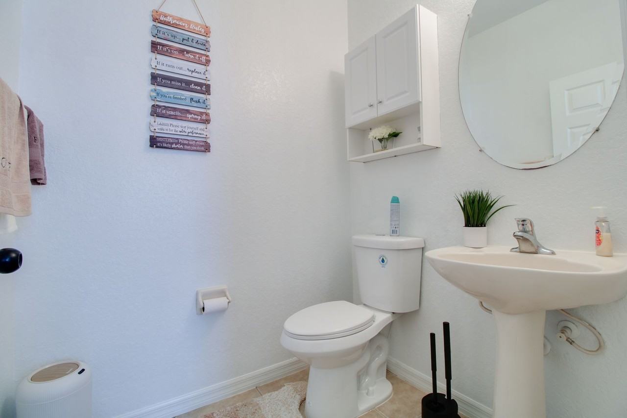20626 Maxim Pkwy - Photo 3 of 24